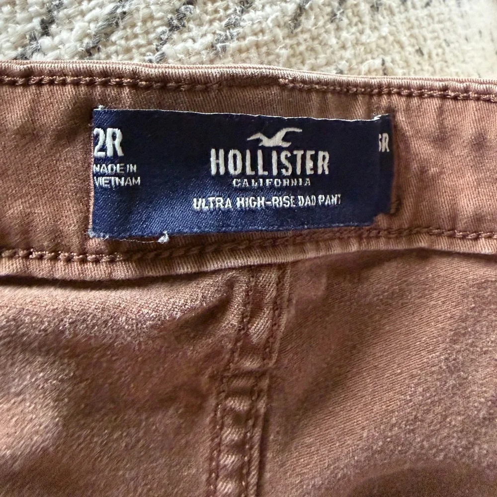 Hollister Women’s Ultra High Rise Twill Cargo Dad Pants 2 Reg Brown